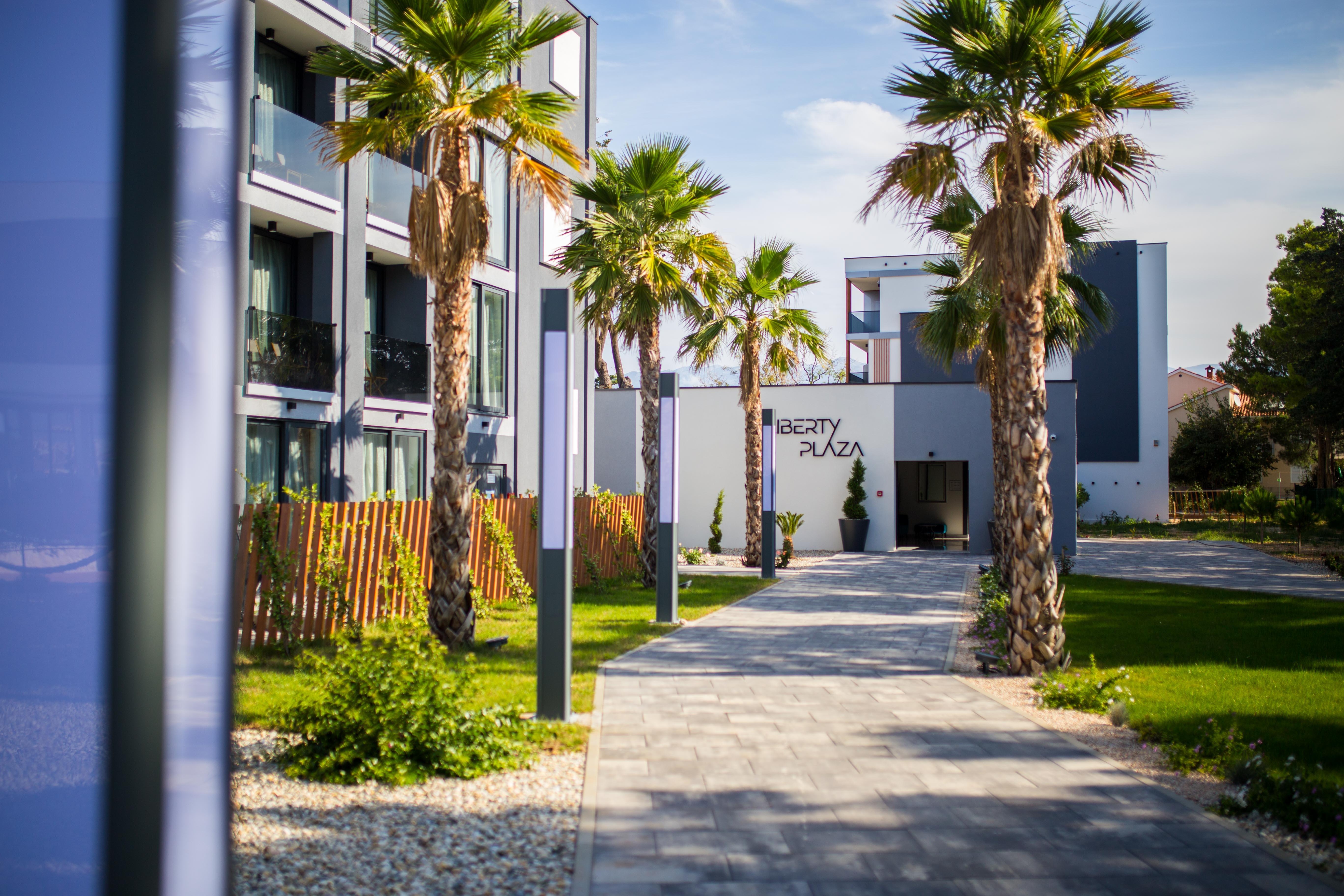 Hotel Liberty Plaza Novalja Exterior foto