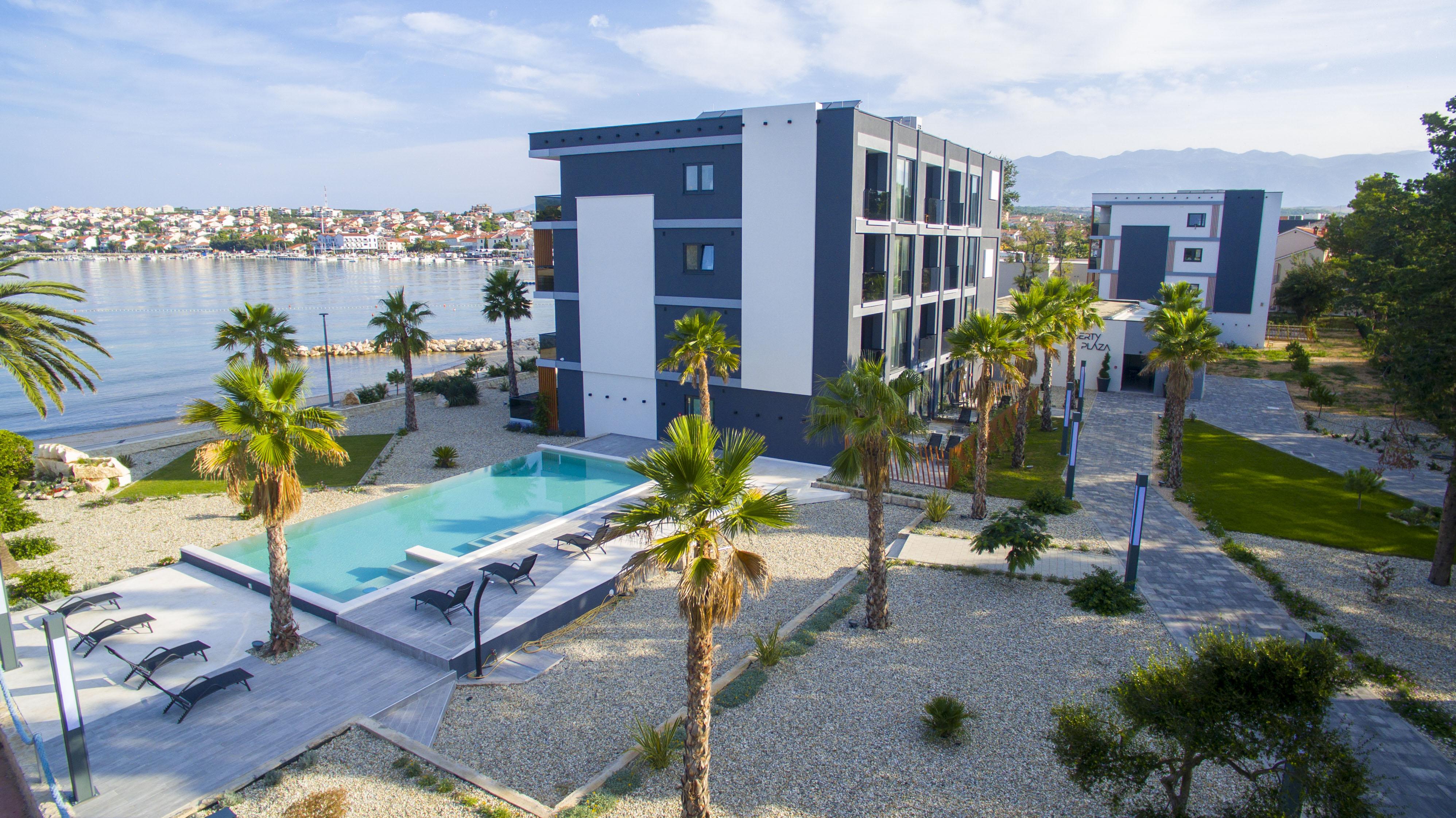 Hotel Liberty Plaza Novalja Exterior foto